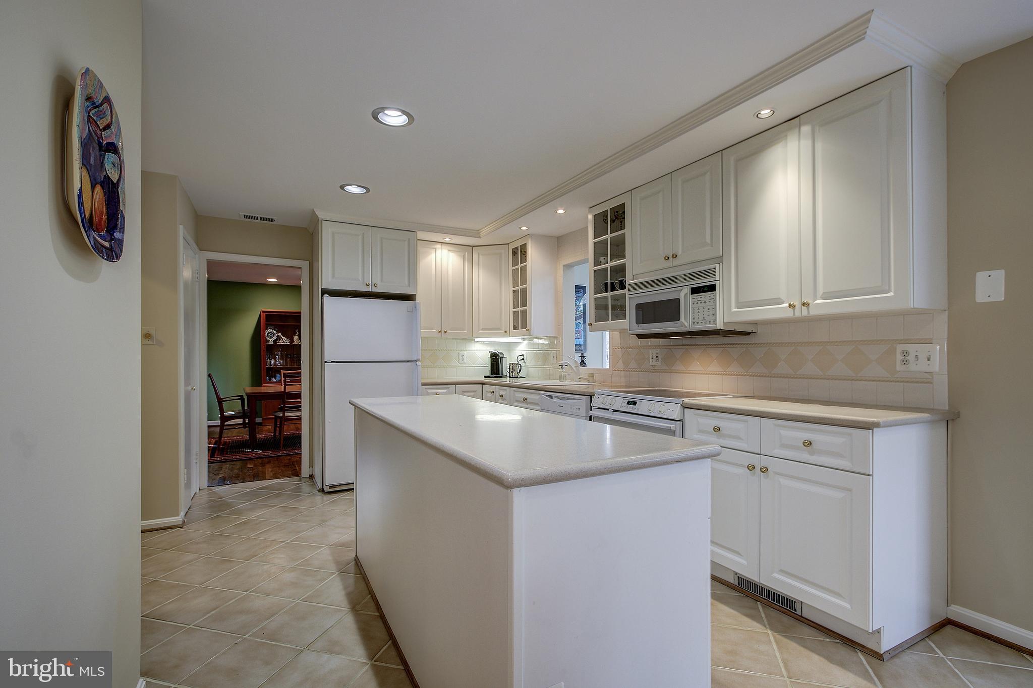 1527 Blue Meadow Road Potomac, MD 20854 - Photo 8 of 35 Kitchen