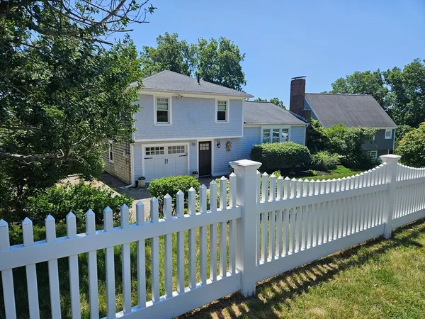$1,000,000 | 20 Burg Avenue, Sandwich, MA 02563