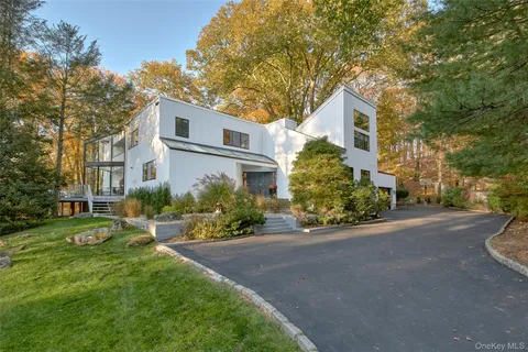 $1,999,000 | 73 Whippoorwill Lake Road, Chappaqua, NY 10514