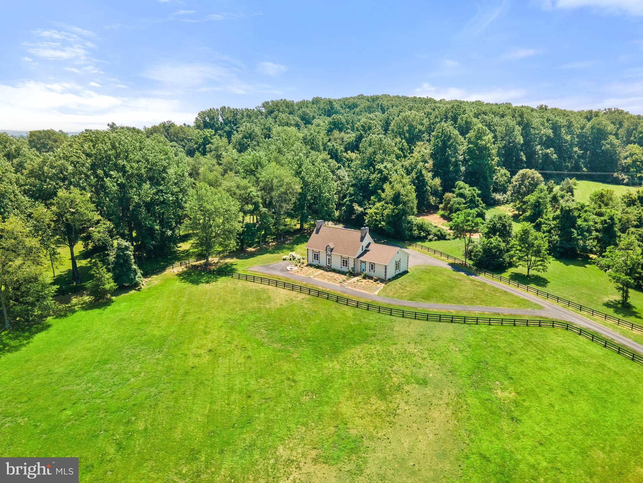 18184 Canby Road Leesburg, VA 20175 - Photo 8 of 47