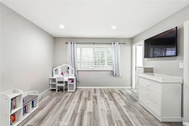 $667,000 | 10220 Zelzah Avenue, Unit 4, Northridge, CA 91325