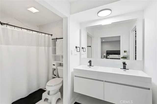 $667,000 | 10220 Zelzah Avenue, Unit 4, Northridge, CA 91325