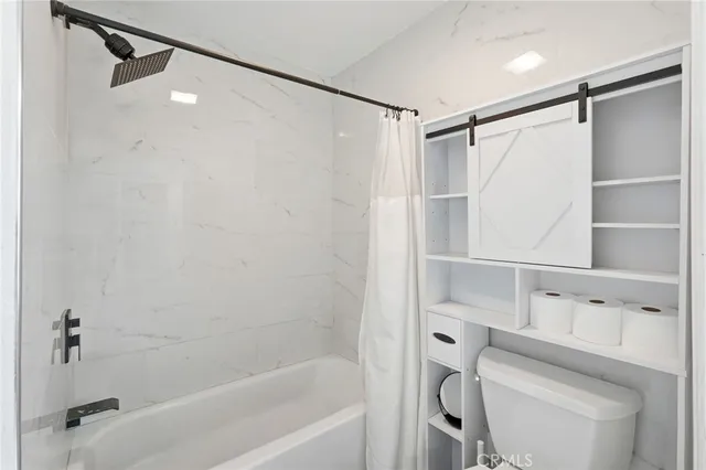 $667,000 | 10220 Zelzah Avenue, Unit 4, Northridge, CA 91325