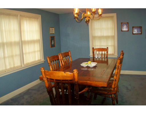 89 Acton Road Chelmsford, MA 01824 - Photo 3 of 19 Gallery Image 3
