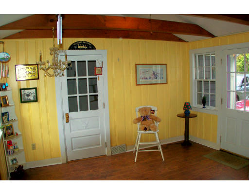 89 Acton Road Chelmsford, MA 01824 - Photo 9 of 19 Gallery Image 9