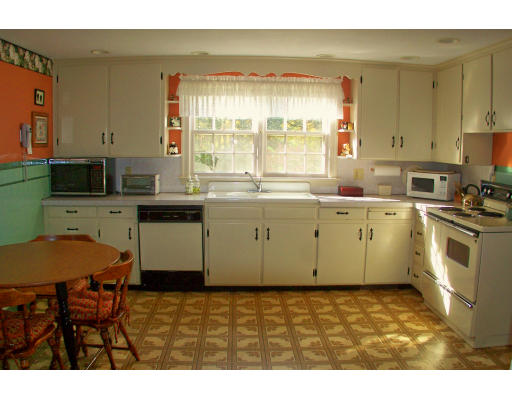89 Acton Road Chelmsford, MA 01824 - Photo 10 of 19 Gallery Image 10