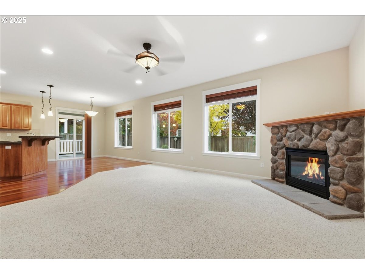 305 Northwest 152nd Street Vancouver, WA 98685 - Photo 11 of 47 Fireplace