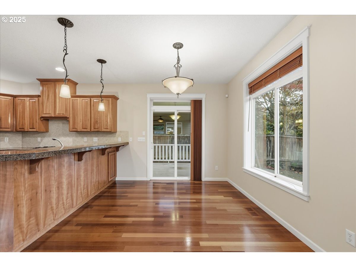 305 Northwest 152nd Street Vancouver, WA 98685 - Photo 13 of 47 Breakfast Area