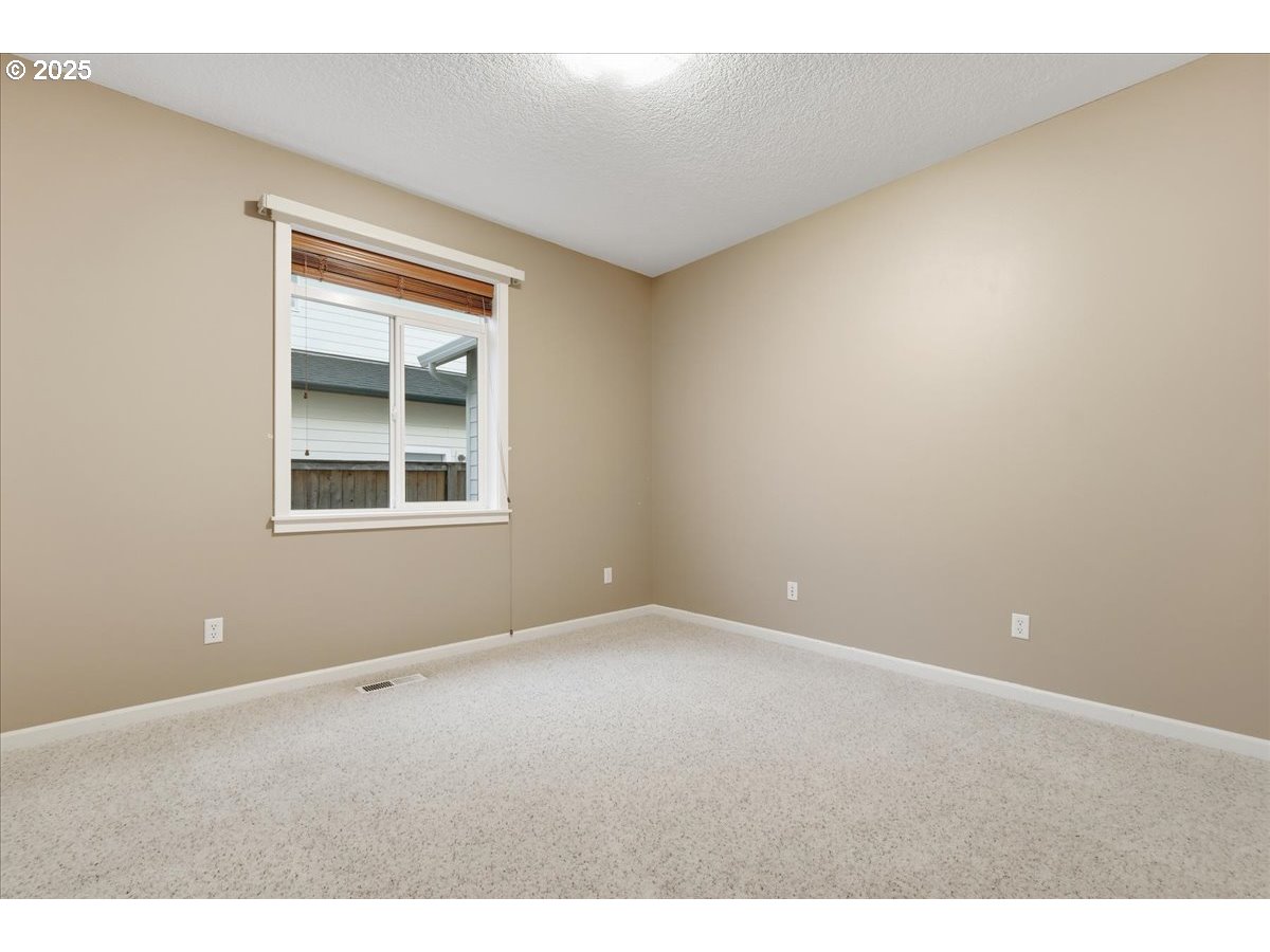 305 Northwest 152nd Street Vancouver, WA 98685 - Photo 20 of 47 Bedroom