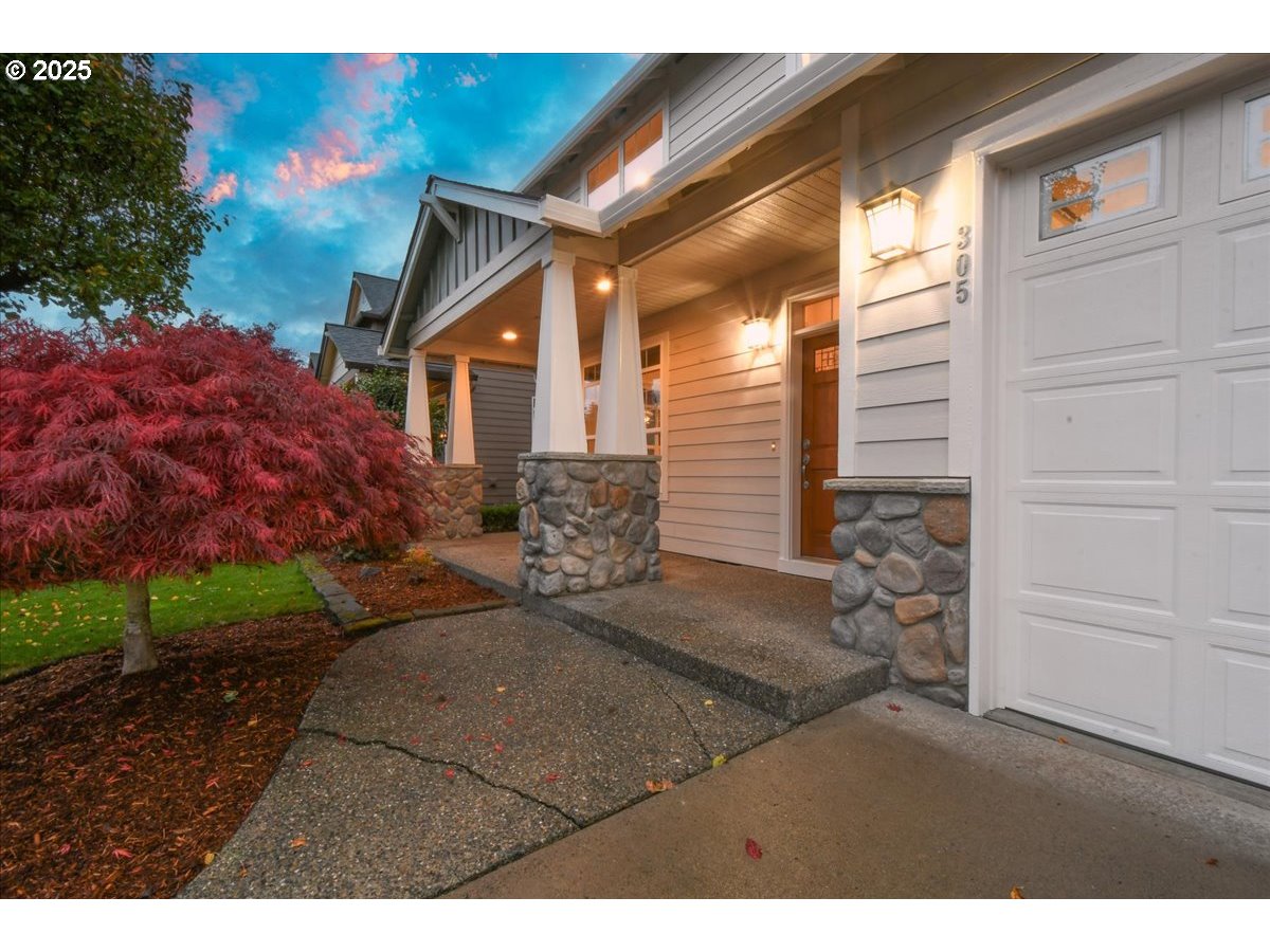 305 Northwest 152nd Street Vancouver, WA 98685 - Photo 2 of 47 Exterior