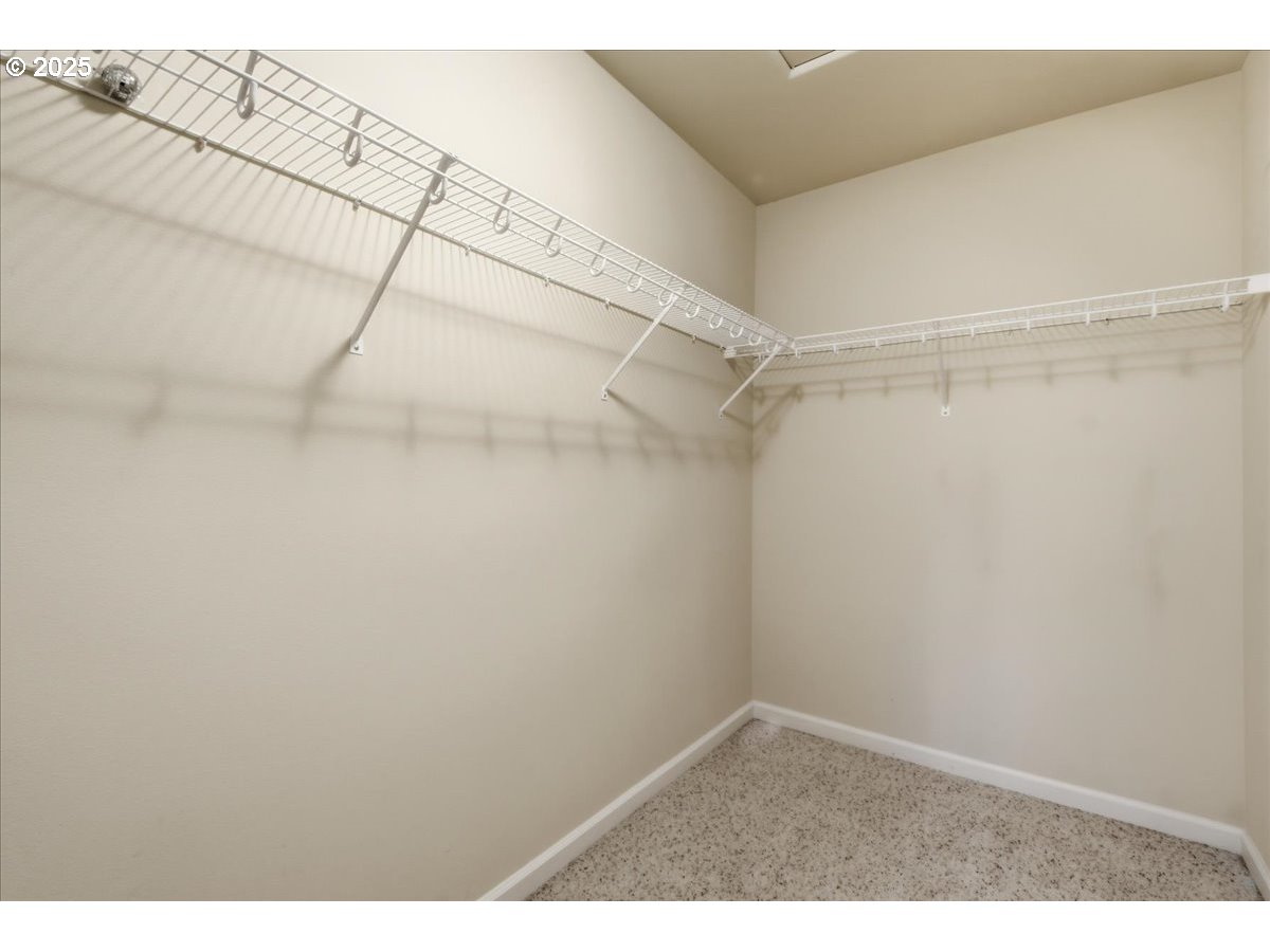 305 Northwest 152nd Street Vancouver, WA 98685 - Photo 33 of 47