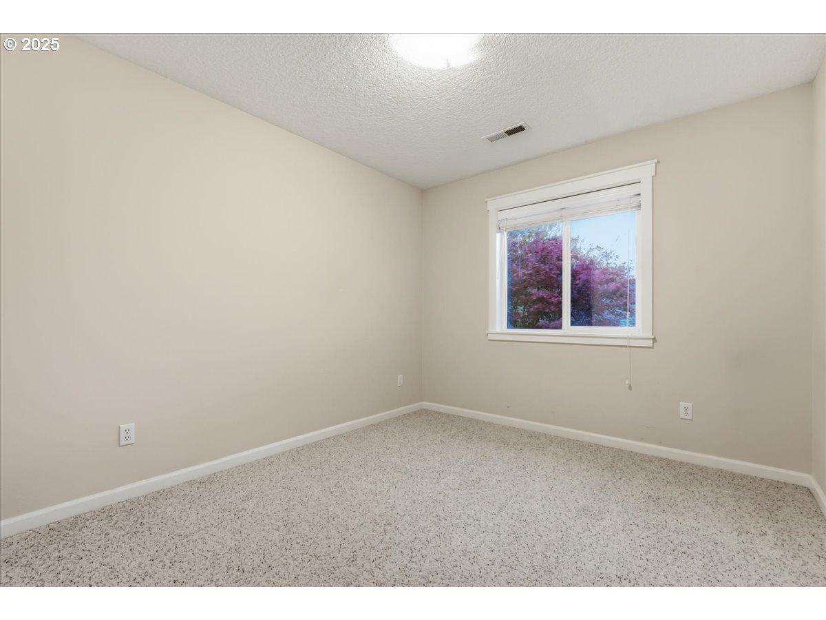 305 Northwest 152nd Street Vancouver, WA 98685 - Photo 34 of 47 Bedroom