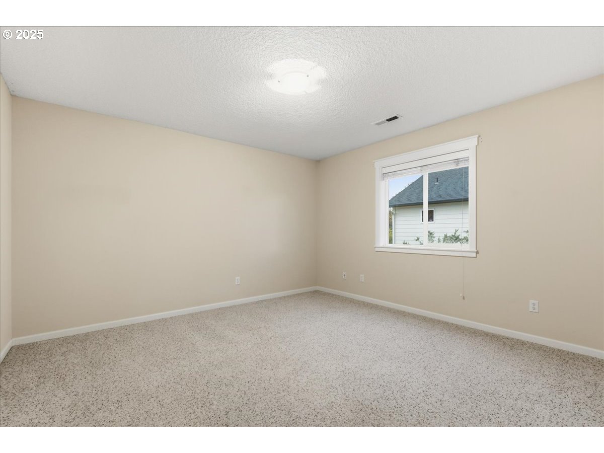 305 Northwest 152nd Street Vancouver, WA 98685 - Photo 36 of 47 Bedroom
