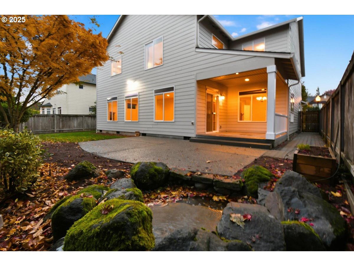 305 Northwest 152nd Street Vancouver, WA 98685 - Photo 45 of 47 Water Feature