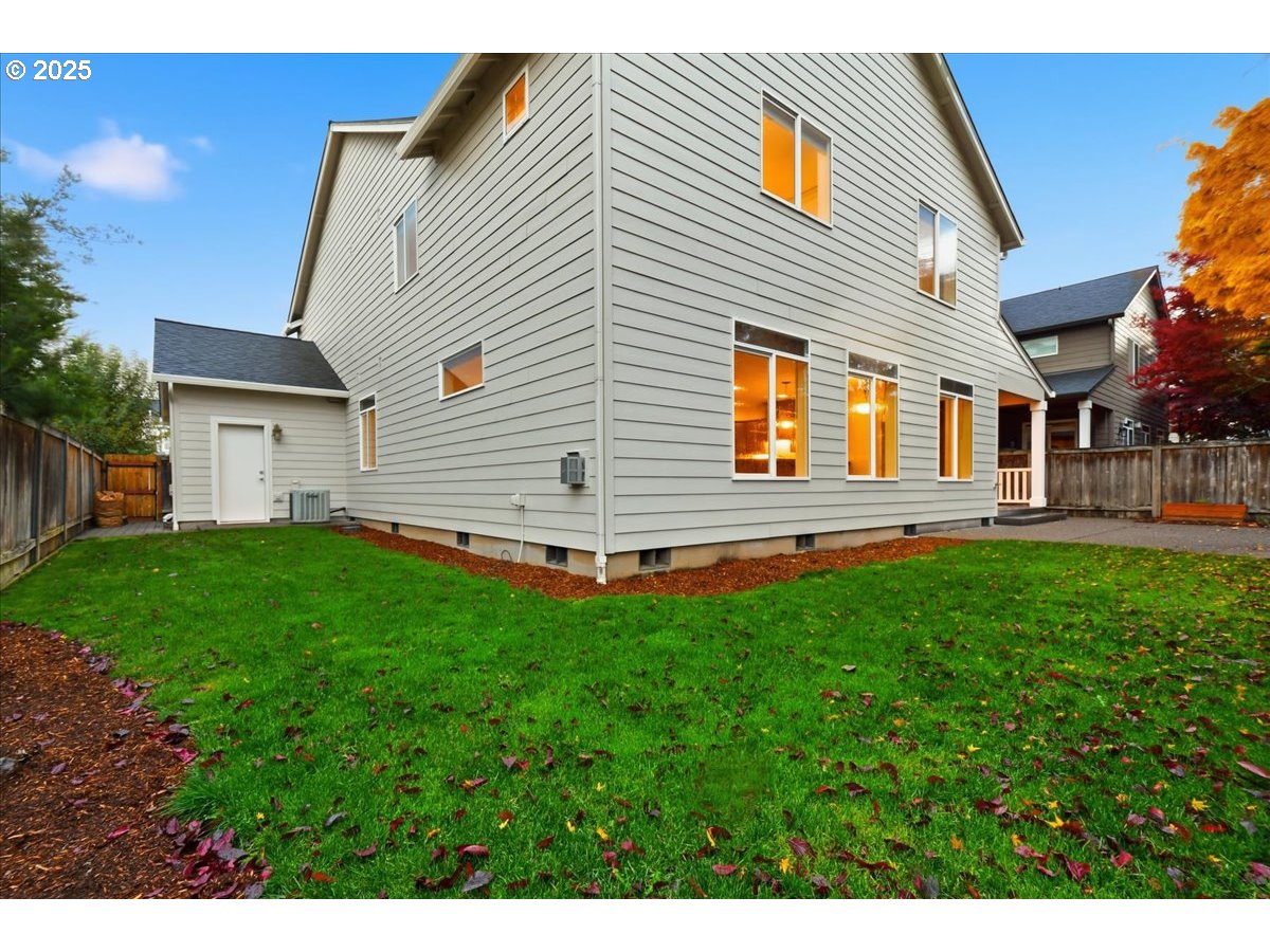 305 Northwest 152nd Street Vancouver, WA 98685 - Photo 46 of 47 Water Feature