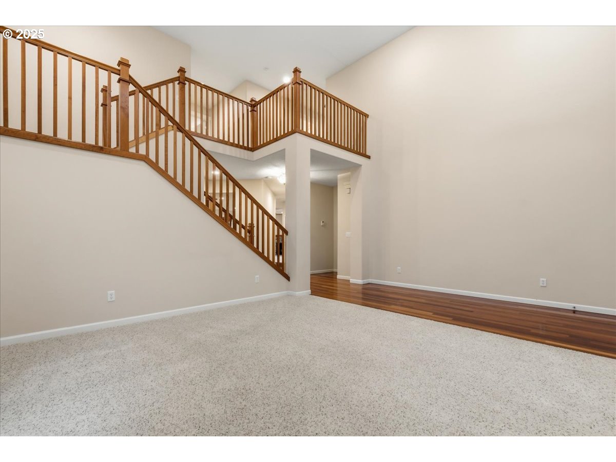 305 Northwest 152nd Street Vancouver, WA 98685 - Photo 7 of 47 Living Room