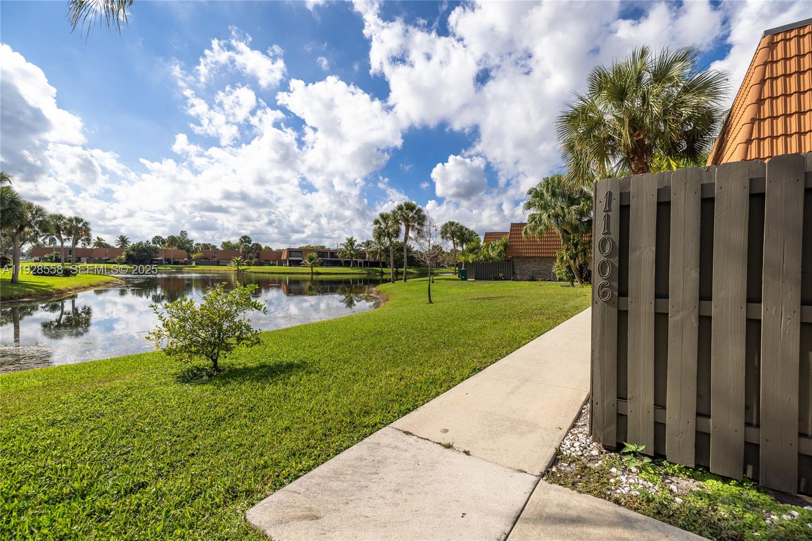 11006 North Harmony Lake Circle Davie, FL 33324 - Photo 35 of 46