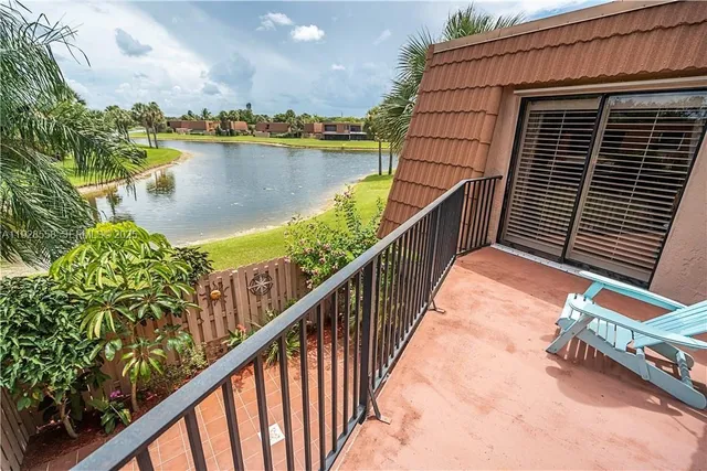 $495,000 | 11006 North Harmony Lake Circle, Davie, FL 33324