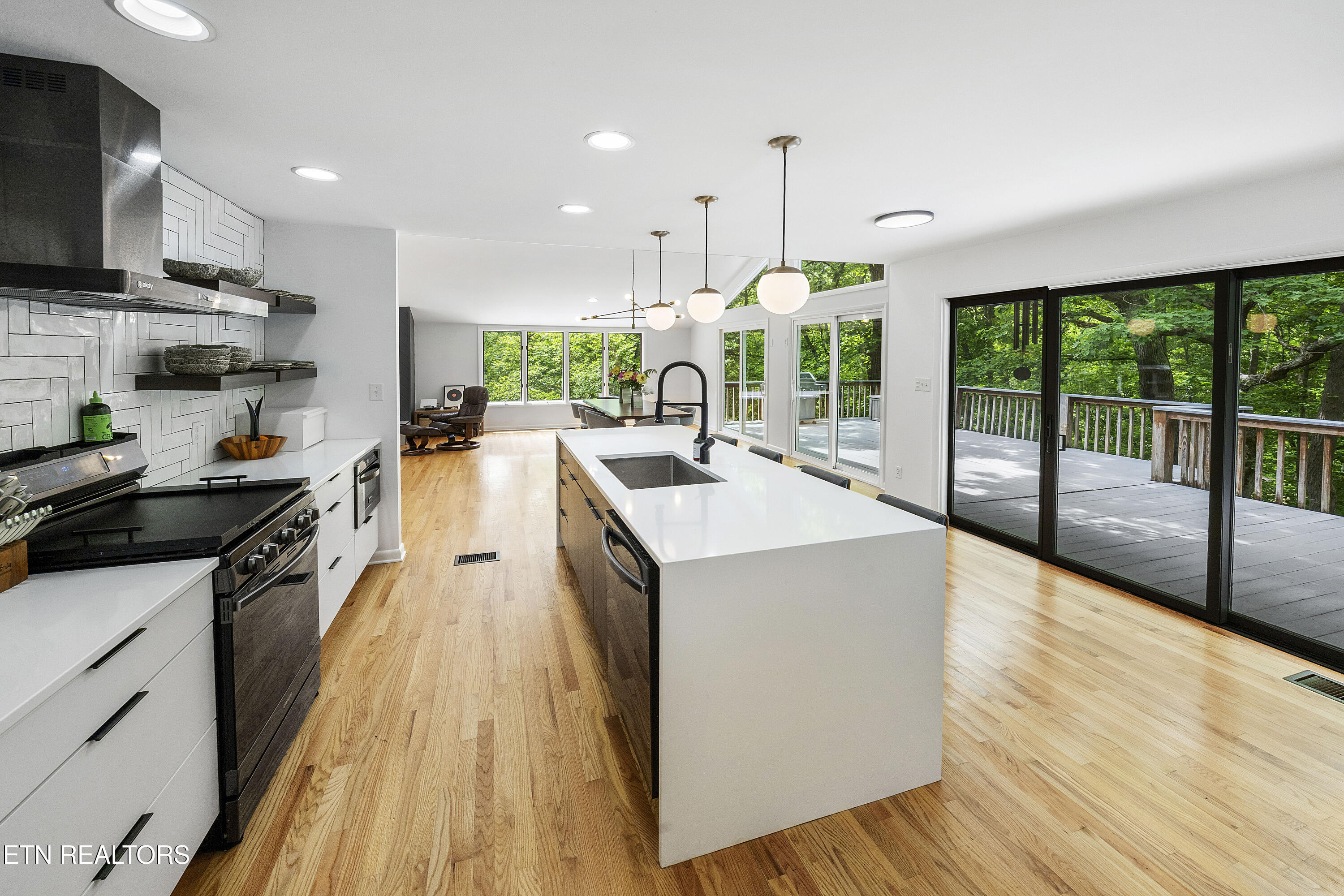 2611 Shore Line Road Knoxville, TN 37932 - Photo 9 of 47 Kitchen Island