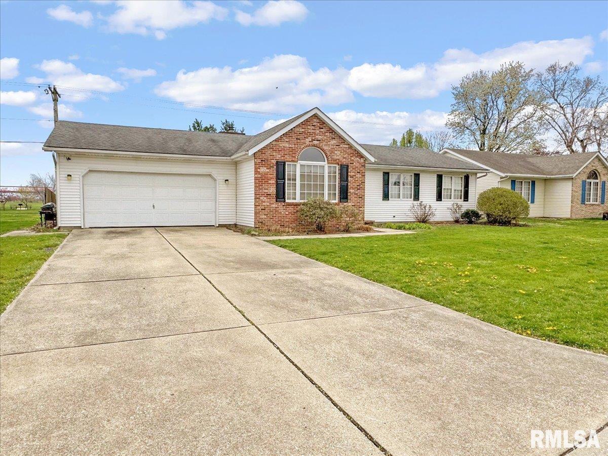 114 West Sherry Drive Springfield, IL 62703 - Photo 3 of 19