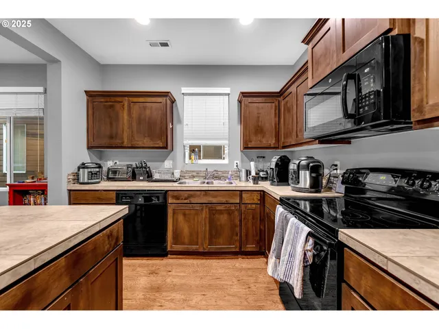 $399,900 | 308 Northeast Newhouse Road, Vancouver, WA 98663