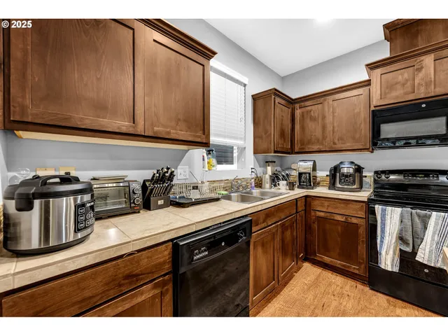 $399,900 | 308 Northeast Newhouse Road, Vancouver, WA 98663