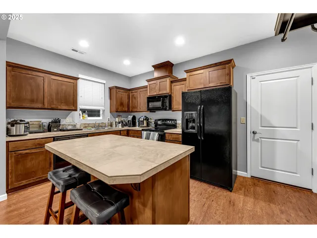 $399,900 | 308 Northeast Newhouse Road, Vancouver, WA 98663