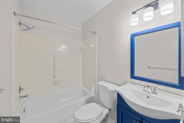 $3,400 | 8640 Dellway Lane, Vienna, VA 22180