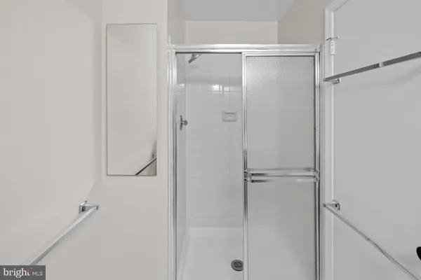 $3,400 | 8640 Dellway Lane, Vienna, VA 22180