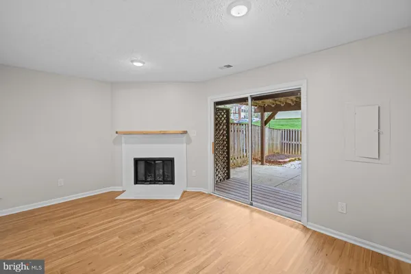 $3,400 | 8640 Dellway Lane, Vienna, VA 22180