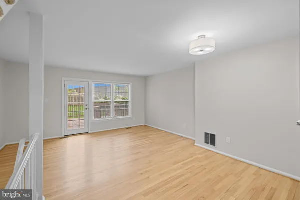 $3,400 | 8640 Dellway Lane, Vienna, VA 22180