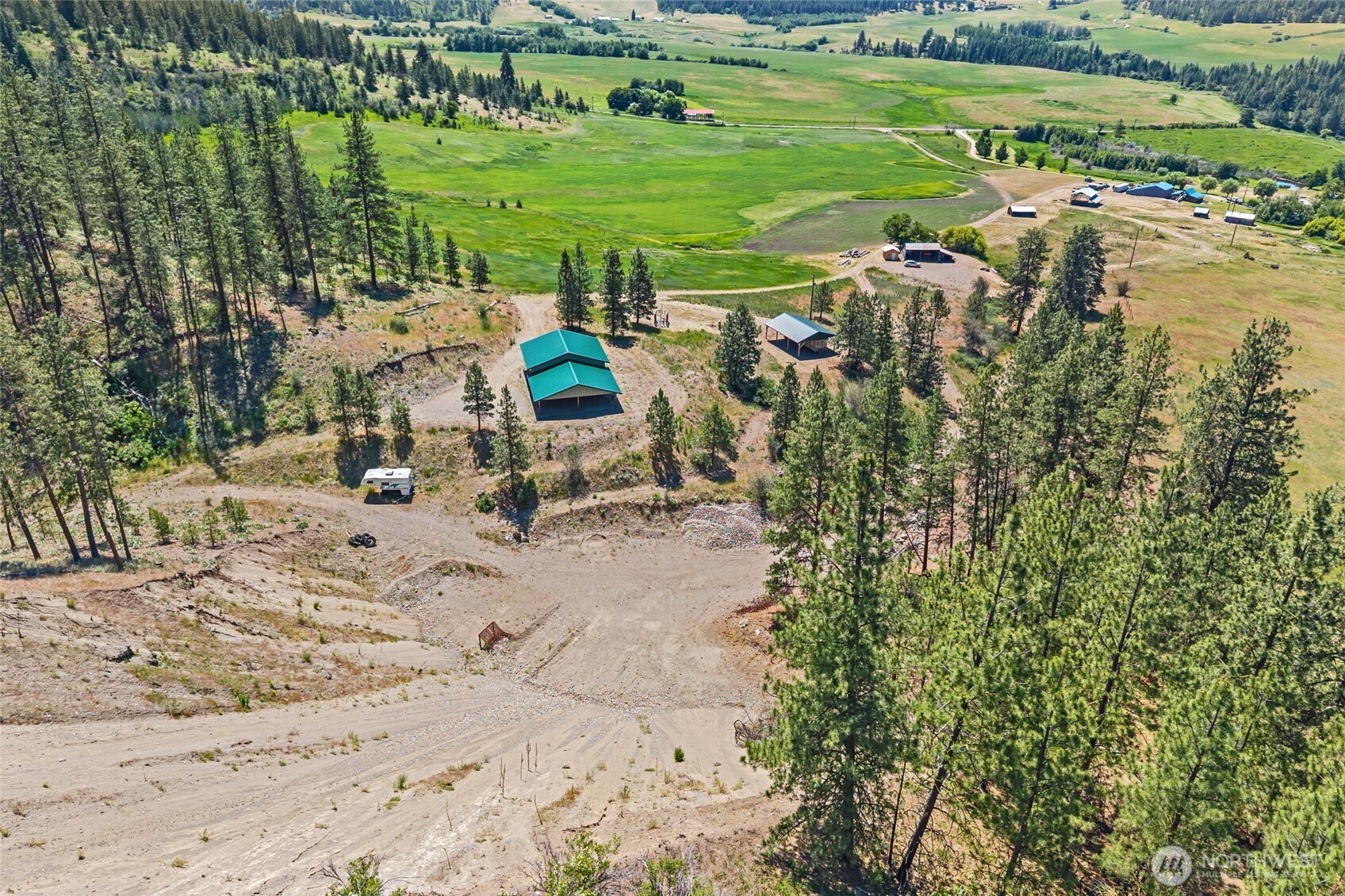 5793 Fruitland Valley Road Fruitland, WA 99129 - Photo 25 of 34 a view of a lake with a park