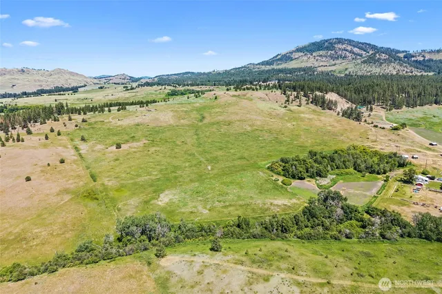 $1,105,000 | 5793 Fruitland Valley Road, Fruitland, WA 99129
