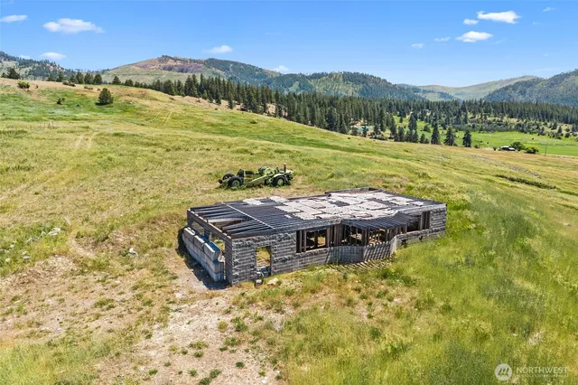 $1,105,000 | 5793 Fruitland Valley Road, Fruitland, WA 99129