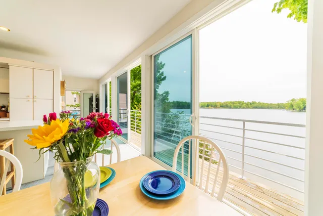 $590,000 | 15657 Lakeview Drive, Buchanan, MI 49107