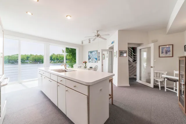 $590,000 | 15657 Lakeview Drive, Buchanan, MI 49107