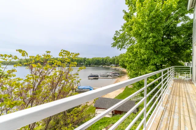 $590,000 | 15657 Lakeview Drive, Buchanan, MI 49107