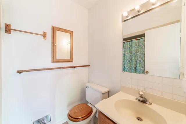 $590,000 | 15657 Lakeview Drive, Buchanan, MI 49107