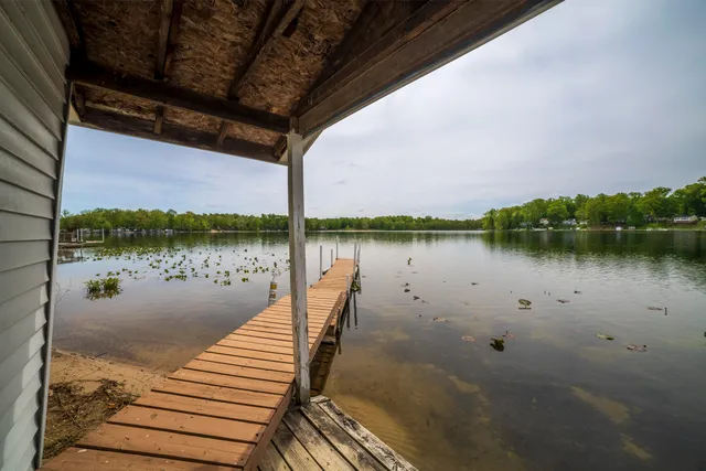 $590,000 | 15657 Lakeview Drive, Buchanan, MI 49107