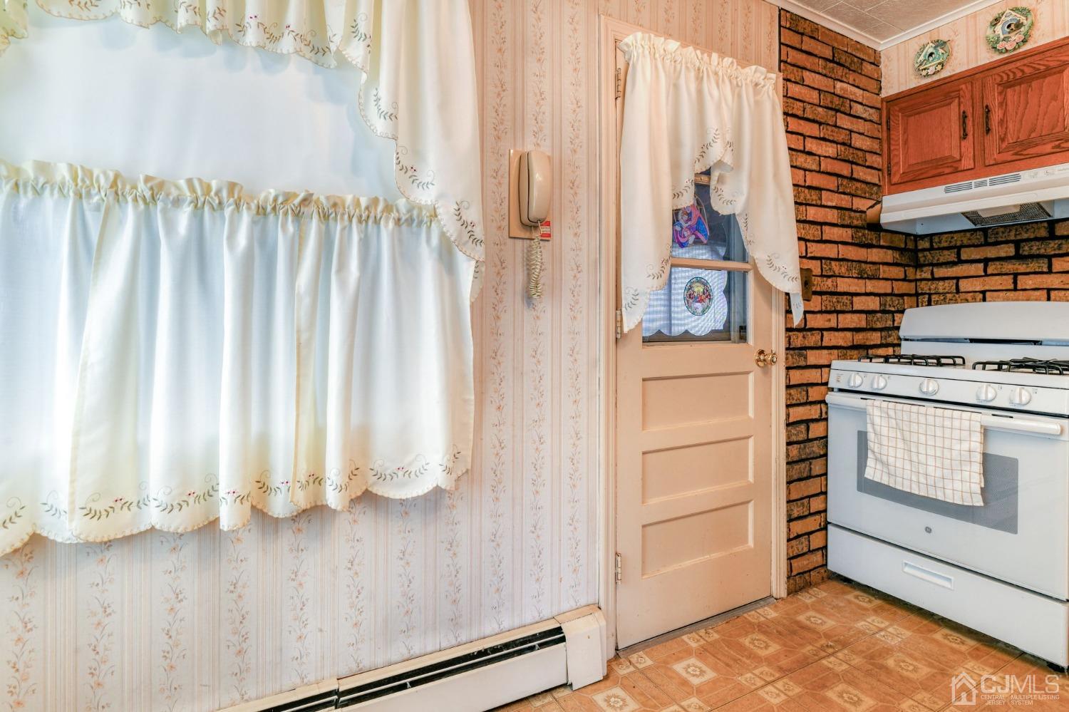 22 Parkerson Road Edison, NJ 08817 - Photo 10 of 29