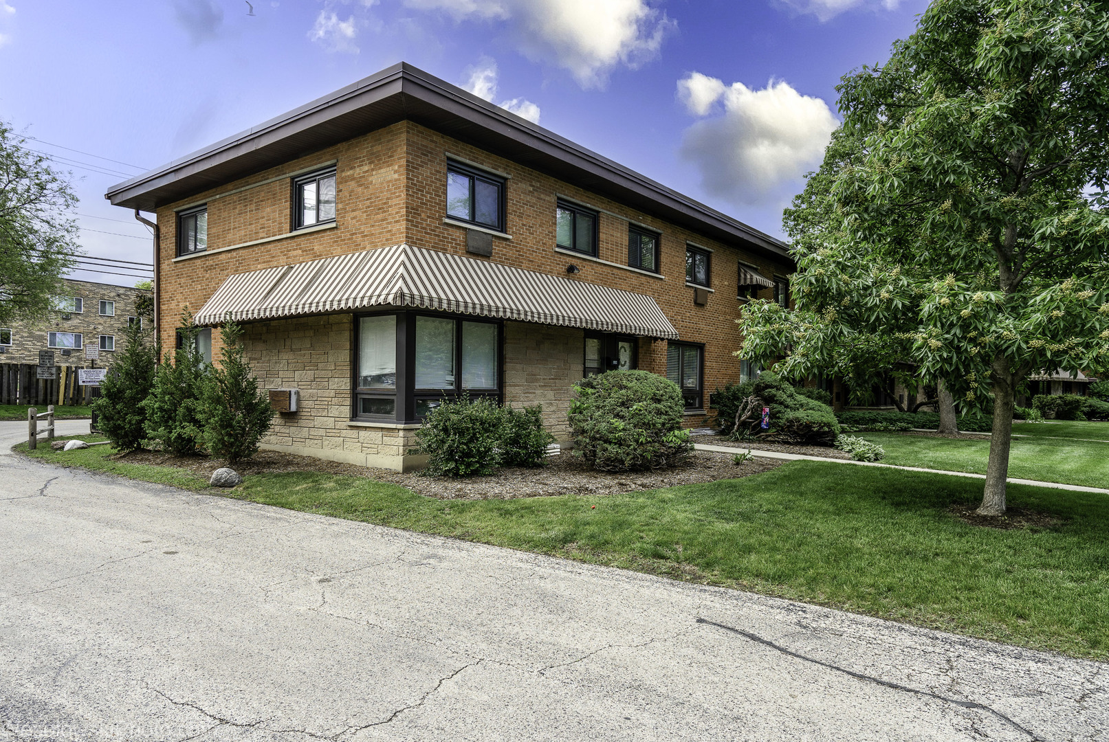 1152 North Wheeling Road Mount Prospect, IL 60056 - Photo 1 of 19 Gallery Image 1