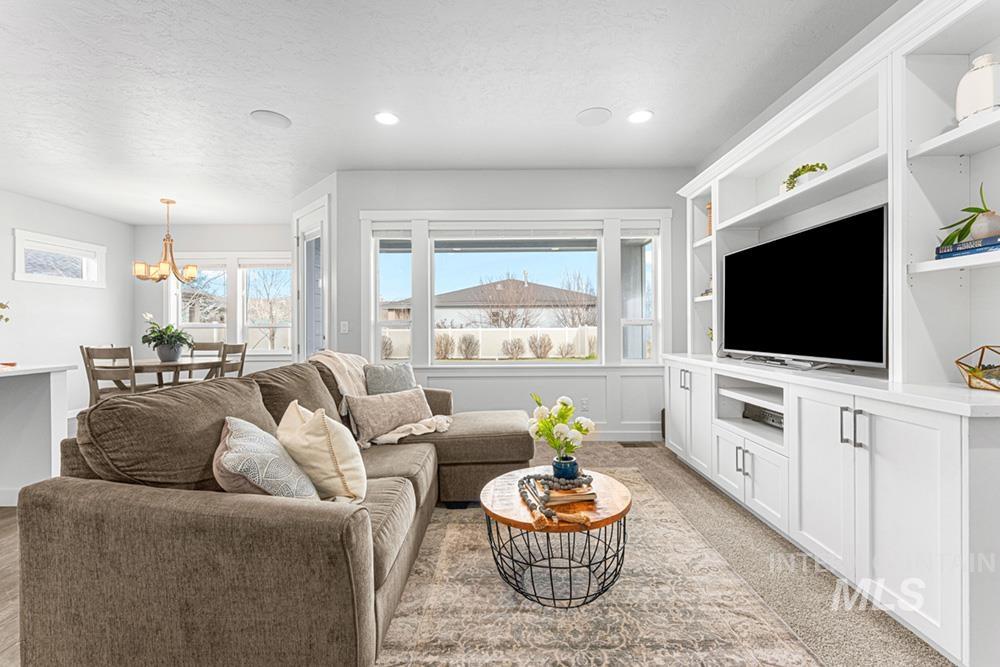 6426 West Saxton Avenue Boise, ID 83714 - Photo 2 of 22