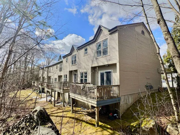 $485,000 | 40 Wolf Road, Lebanon, NH 03766