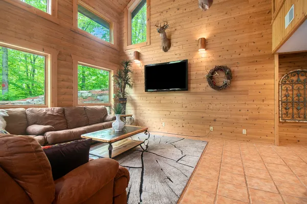 $750,000 | 50969 County Road 681, Lawrence, MI 49064