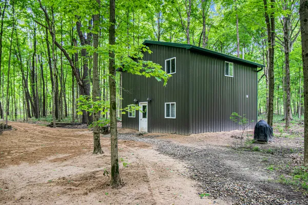 $750,000 | 50969 County Road 681, Lawrence, MI 49064