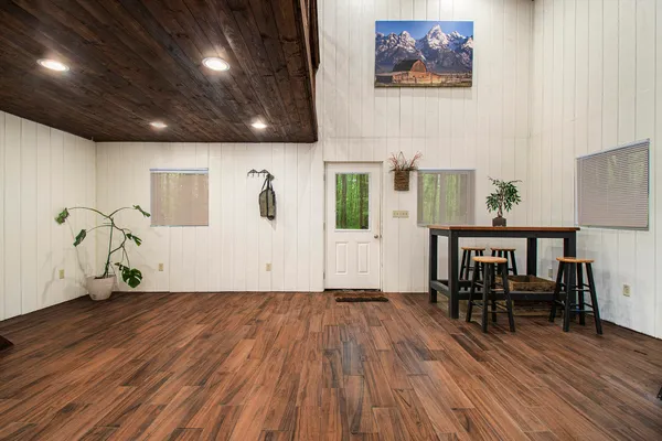 $750,000 | 50969 County Road 681, Lawrence, MI 49064