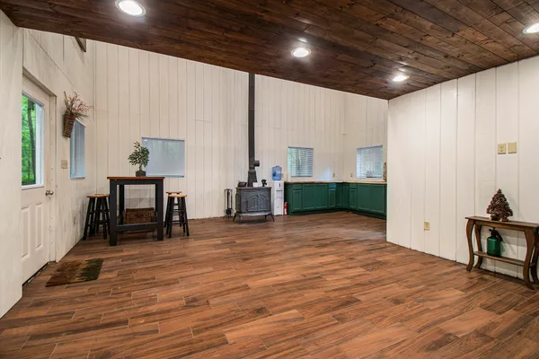 $750,000 | 50969 County Road 681, Lawrence, MI 49064