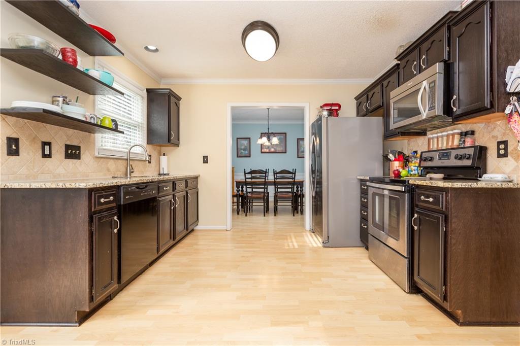 3254 Timberwolf Avenue High Point, NC 27265 - Photo 13 of 29 Kitchen with room for an Island