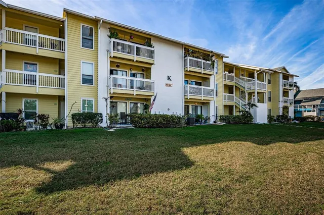 $225,000 | 455 Palm Harbor Boulevard, Unit 164, Palm Harbor, FL 34683