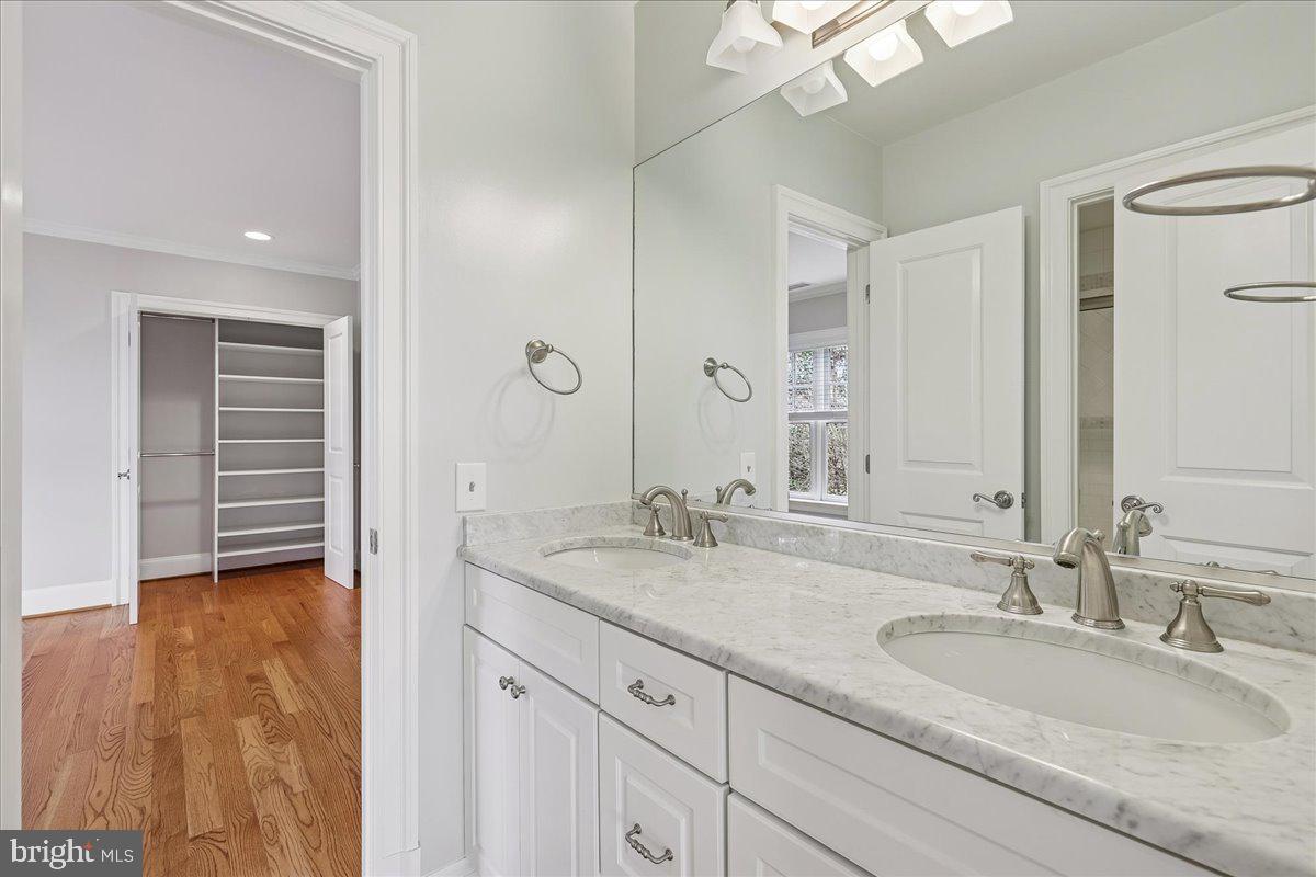 5601 Broad Branch Road Northwest Washington, DC 20015 - Photo 40 of 56 Jack and Jill Bath - 2nd Level